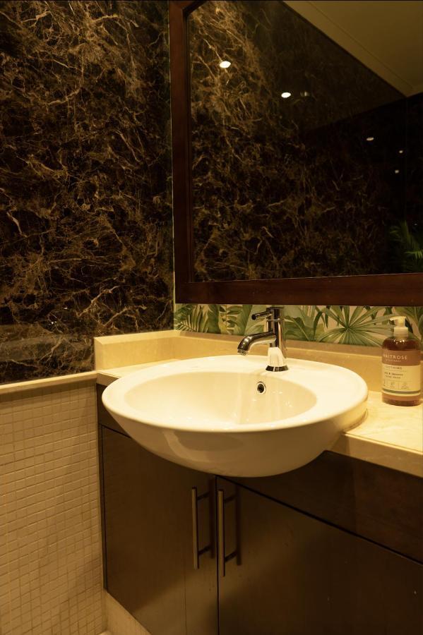 Luxury 3 Bedroom - Direct View To Burj Khalifa Dubai Exterior photo